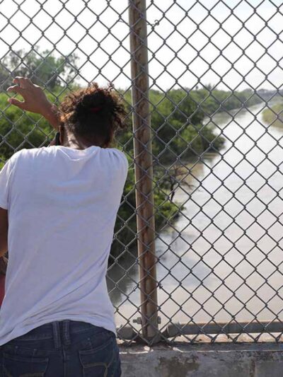 Mother and Daughter at the US Southern border