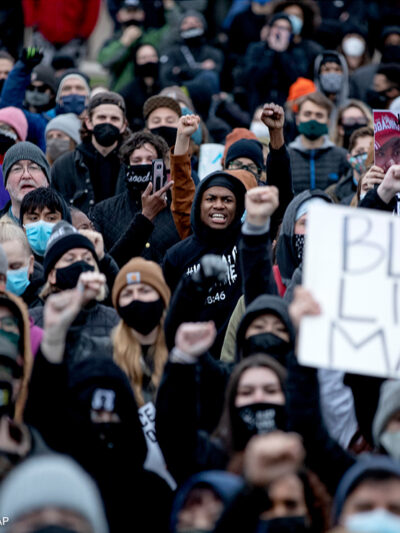 Protestors demonstrate in Brooklyn Center, Minnesota after the shooting death of Daunte Wright.